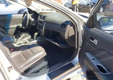 2012 Ford Fusion Sport z USA, uszkodzony, nr VIN 3FAHP0KC4CR173486